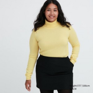 Women Uniqlo Cashmere Turtleneck Sweaters Yellow | 2766884