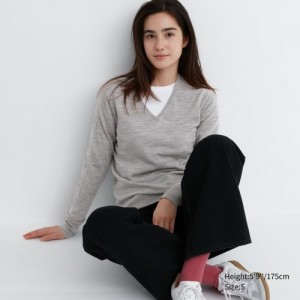 Women Uniqlo Extra Fine Merino V-Neck Long-Sleeve Sweaters Grey | 3324208