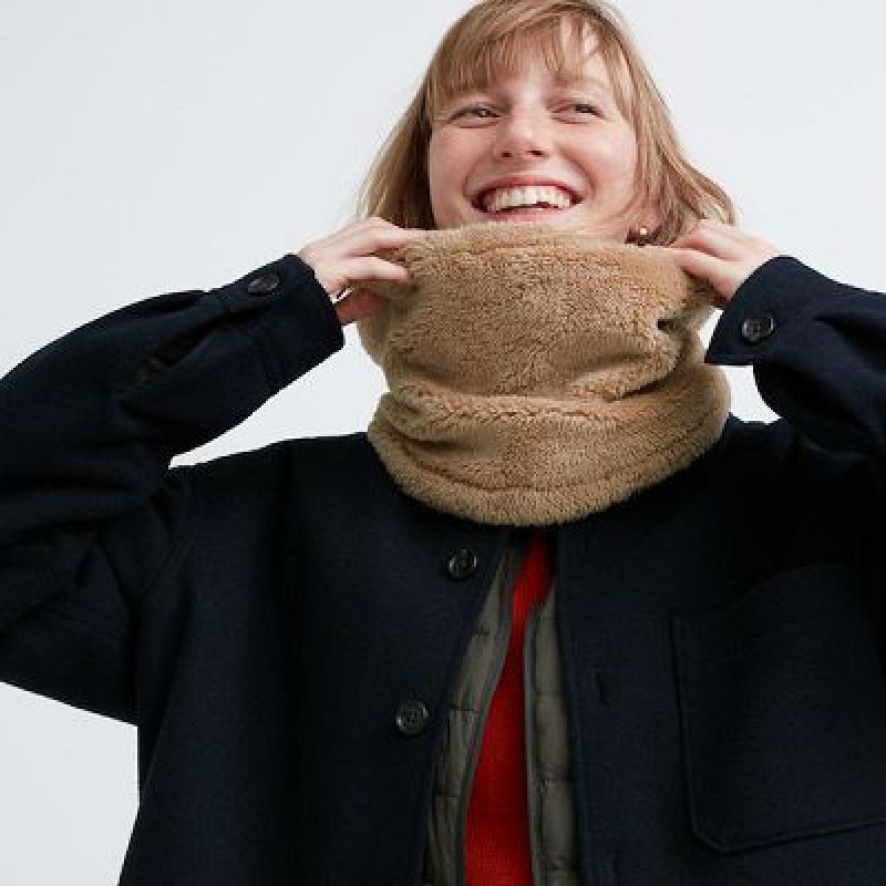 Women Uniqlo HEATTECH Fluffy Yarn Neck Warmer Beige | 9111617